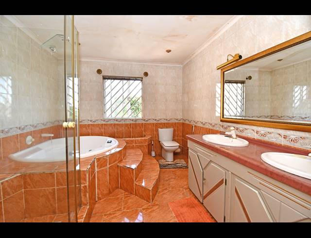 4 BEDROOM HOUSE FOR SALE IN MAYFAIR WEST